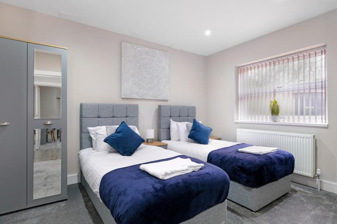 Crown Place 2 & 3 Bedroom Luxury Apts With Parking In Shepperton By 360Stays 外观 照片