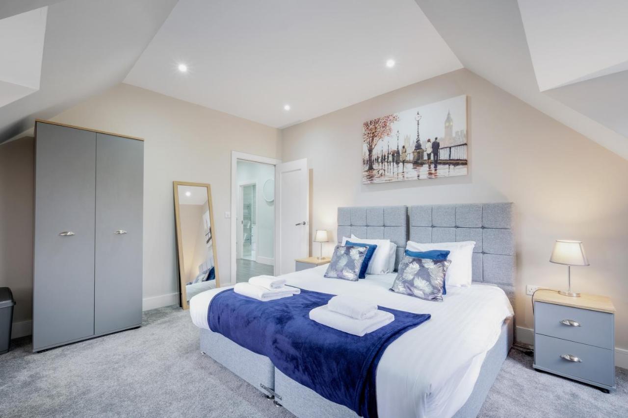 Crown Place 2 & 3 Bedroom Luxury Apts With Parking In Shepperton By 360Stays 外观 照片
