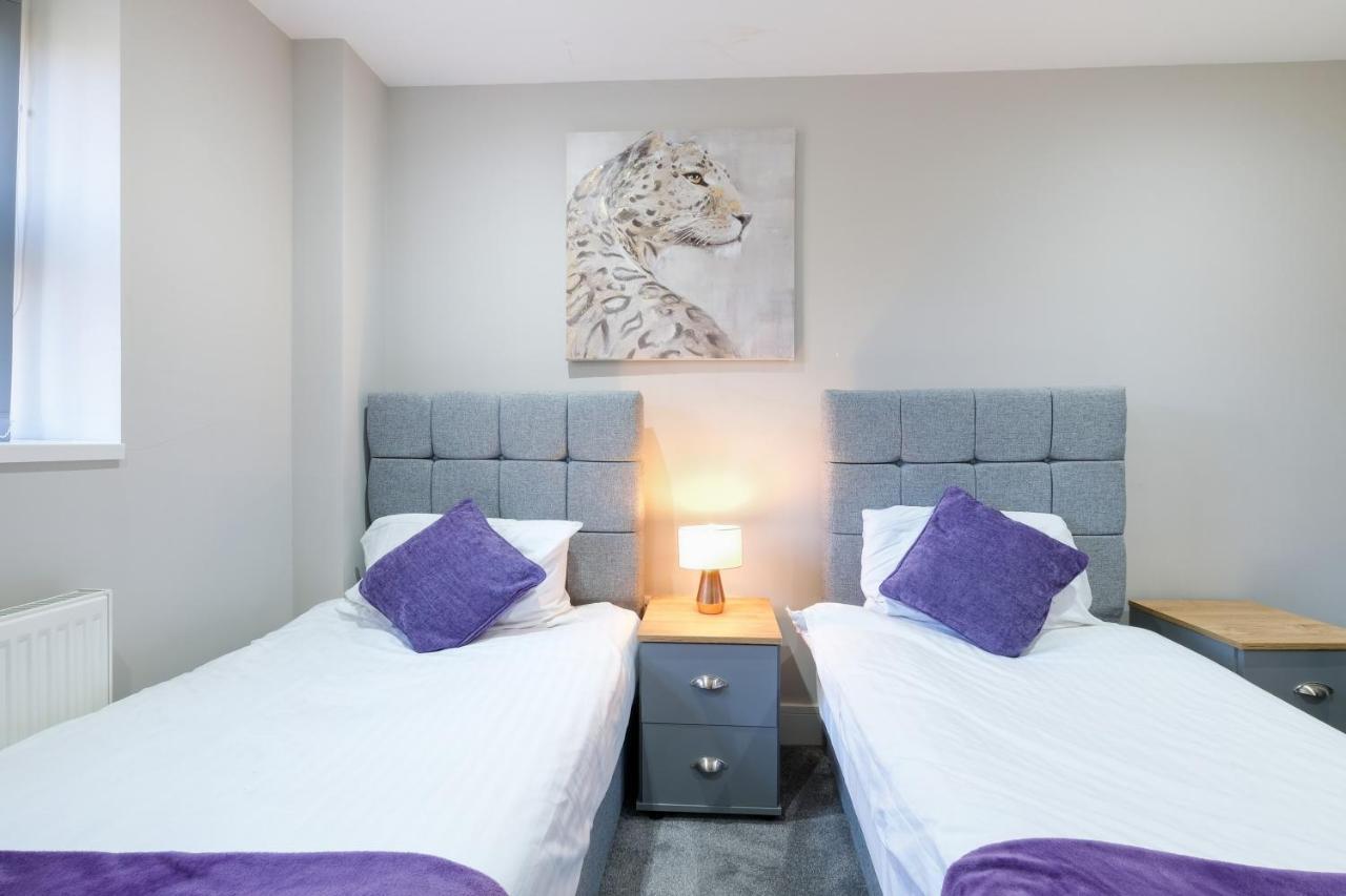 Crown Place 2 & 3 Bedroom Luxury Apts With Parking In Shepperton By 360Stays 外观 照片
